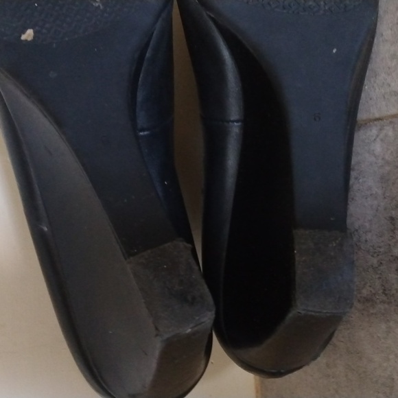 Tory Burch Shoes - Picture 9 of 12